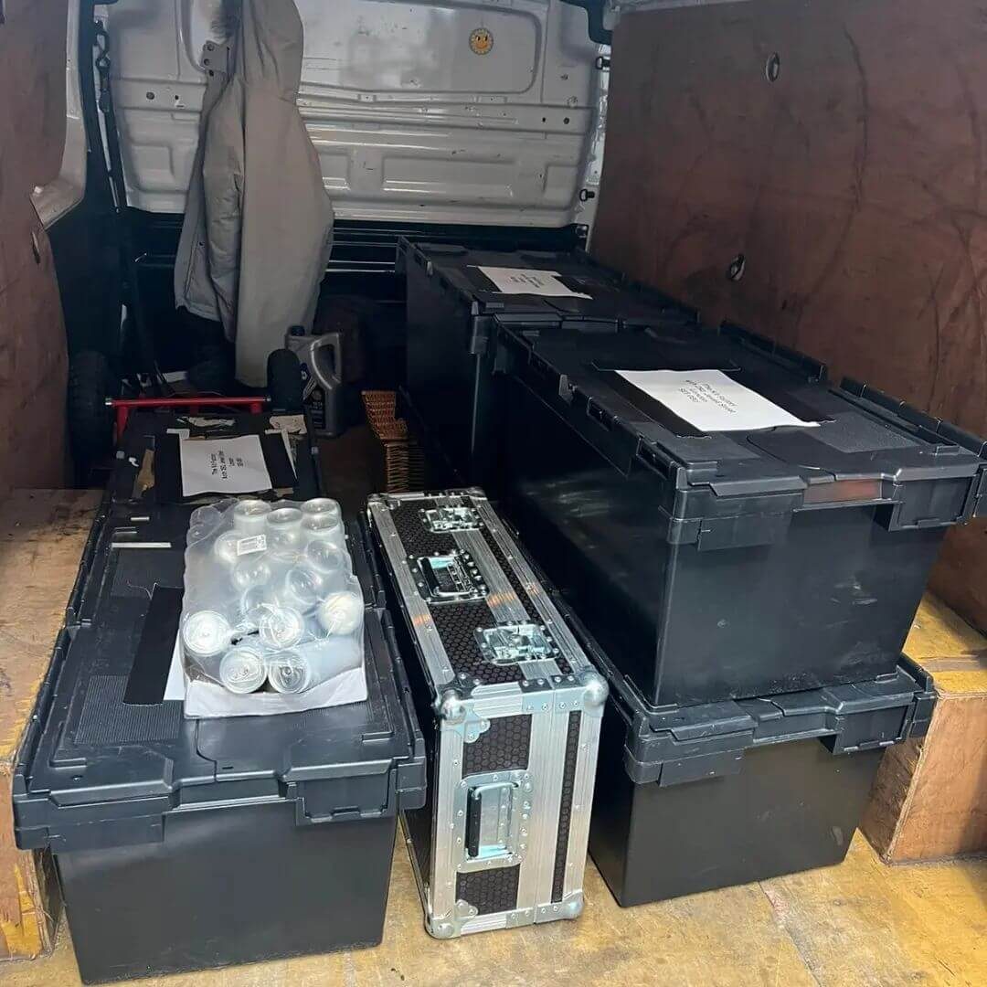 343951841_537778345174067_3106983277853138404_n office removals